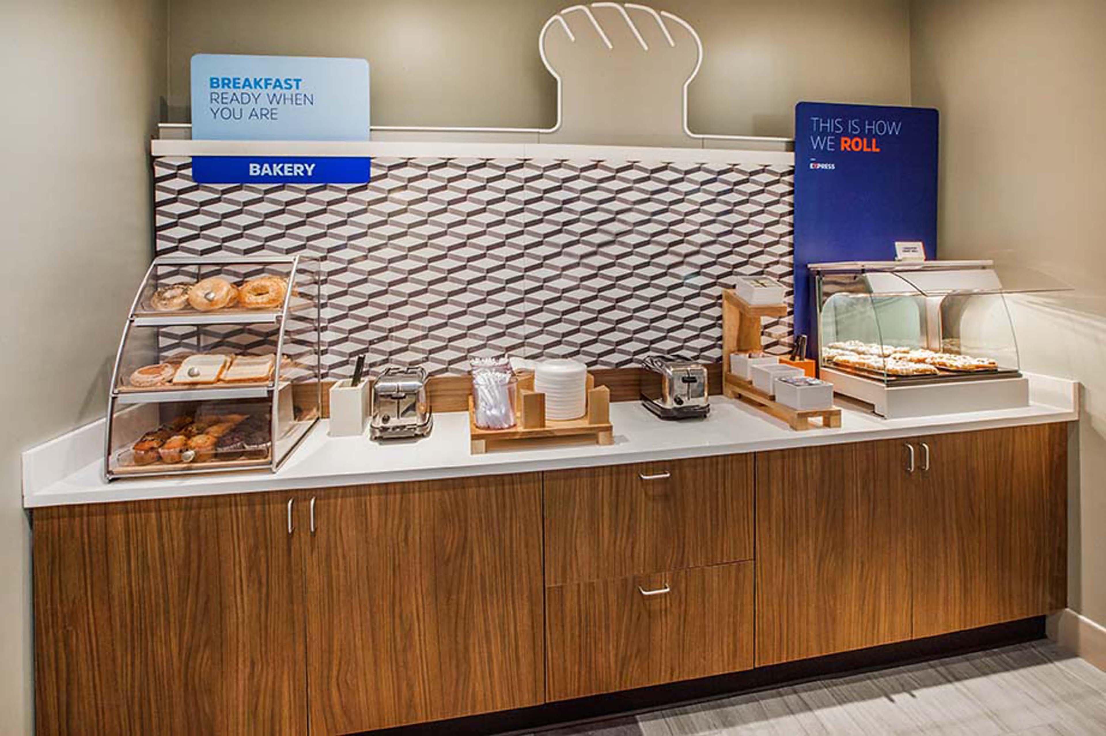 Holiday Inn Express & Suites Austin South By Ihg Extérieur photo